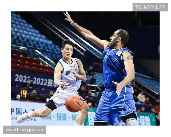 成都篮球队进攻策略分析与得失评估探讨 成都篮球队进攻策略分析与得失评估探讨