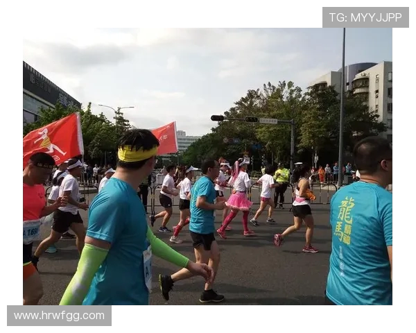 深圳街舞队在城市马拉松中的拼搏故事与奋斗精神展现