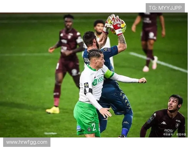 奥厄主场迎战汉诺威96双方争夺关键三分的精彩对决