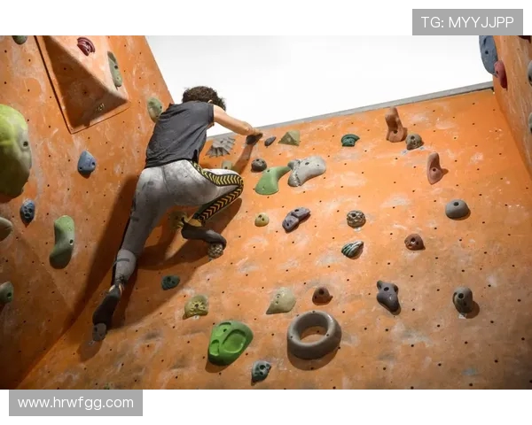 周芳独家揭秘极限运动的乐趣与挑战分享心得与技巧